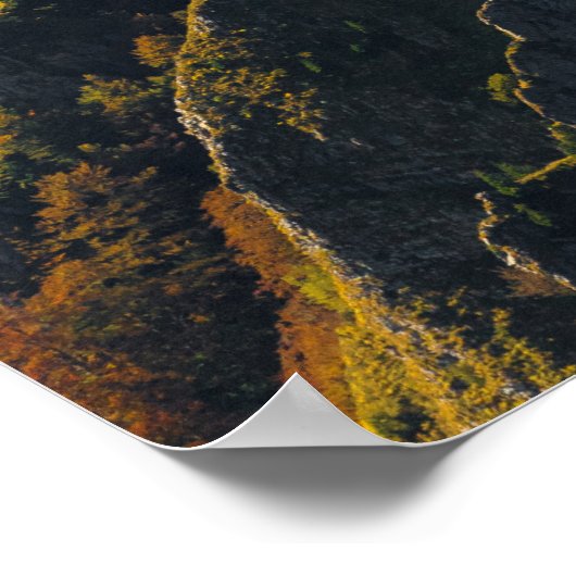 Gras bedekte berg in het najaar poster (Hoek)