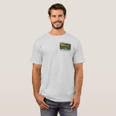 Gras met groene T-shirt voor de landschapsverzorgi (Voorkant volledig)