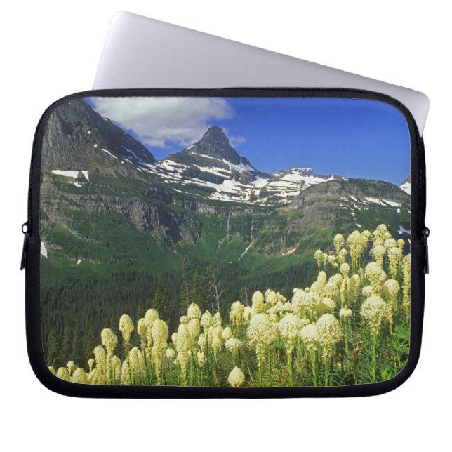gras op Logan Pass in Glacier National Park Laptop Sleeve (Voorkant)