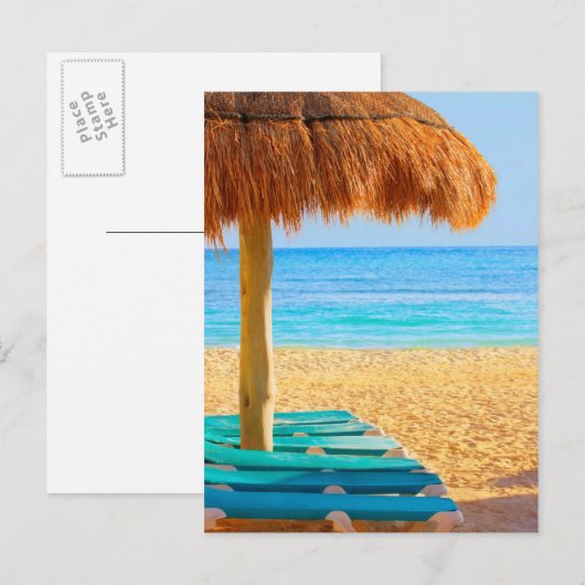 Grass Hut & Loungers on Beach Briefkaart (Voorkant / Achterkant)