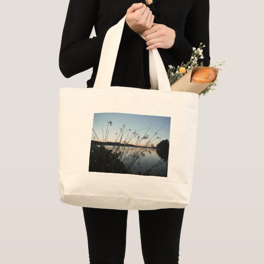 Grassen op het Sunset-meer Grote Tote Bag (Voorkant (product))