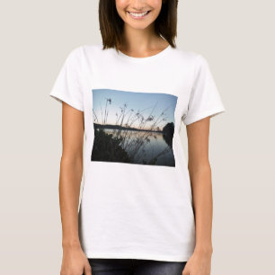 Grassen op het Sunset-meer T-shirt
