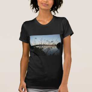 Grassen op het Sunset-meer T-shirt
