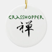 Grasshop met "Zen"-symbool Keramisch Ornament (Voorkant)