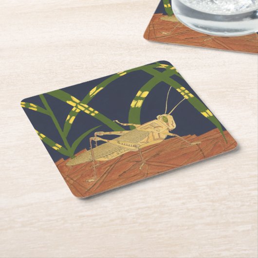 Grasshopping in groene gras op blauwe achtergrond kartonnen onderzetters (Schuin)