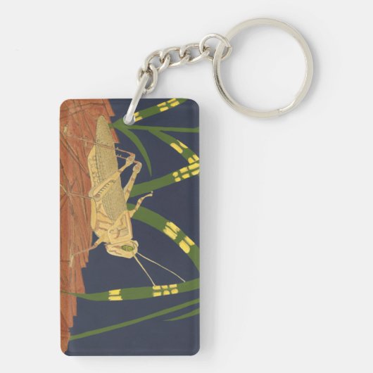 Grasshopping in groene gras op blauwe achtergrond sleutelhanger (achterkant)