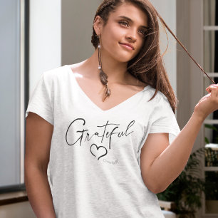 Grateful Heart   Jouw naam inkt script V-neeck T-shirt