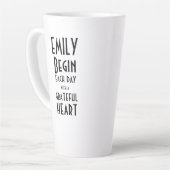 Grateful Heart Quote Monogram Name Tall Latte Mok (Linkerhoek)