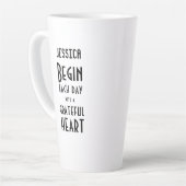 Grateful Heart Quote Monogram Name Tall Latte Mok (Linkerhoek)