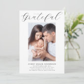 Grateful ・ Modern Script Photo Preemie Birth Aankondiging (Staand voorkant)