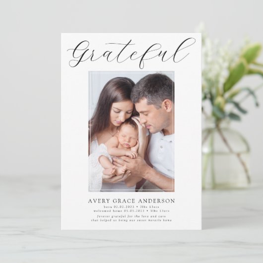 Grateful ・ Modern Script Photo Preemie Birth Aankondiging (Staand voorkant)