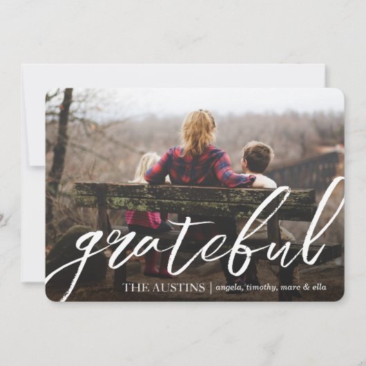 Grateful Script Family Name Overlay Thanksgiving Feestdagenkaart (Voorkant)