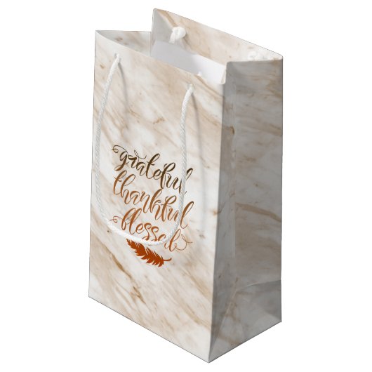 Grateful Thankful Blessed Modern Marble Feather Klein Cadeauzakje (Achterkant Gekanteld)