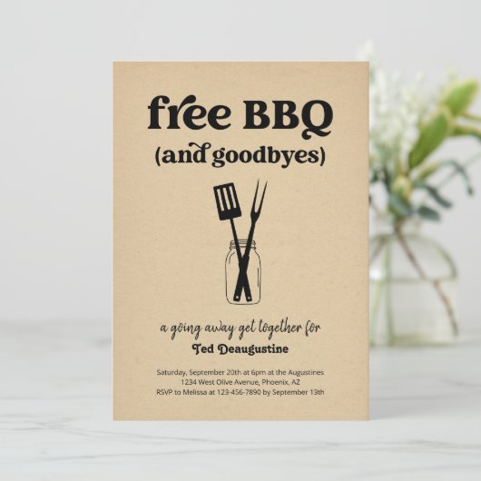 Gratis BBQ en Vaarwel Grappig Weg Uitnodiging (Staand voorkant)