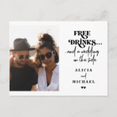 Gratis drinken grappige fotobruiloft redden de dat aankondigingskaart (Voorkant)