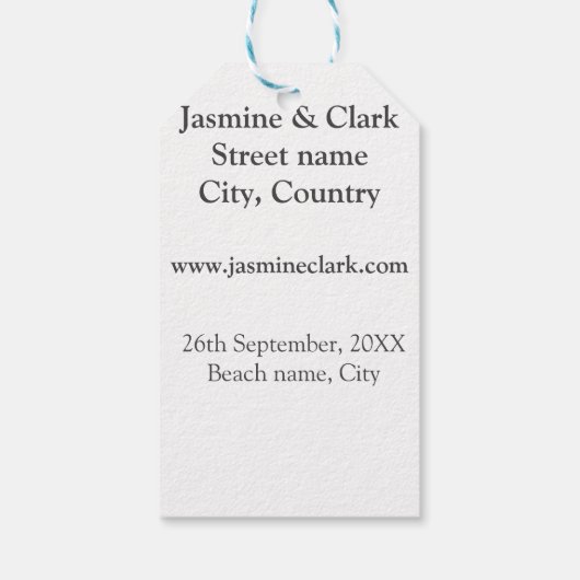 Gratis drinken slaan de datum strand bruiloft toev cadeaulabel (Achterkant)