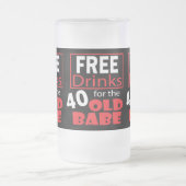 Gratis Drinken voor de 40-jarige Birthday Babe Matglas Bierpul (Center)