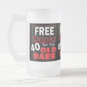 Gratis Drinken voor de 40-jarige Birthday Babe Matglas Bierpul (Links)