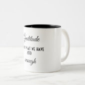 Gratis is wanneer je genoeg hebt - tweekleurige koffiemok (Voorkant rechts)