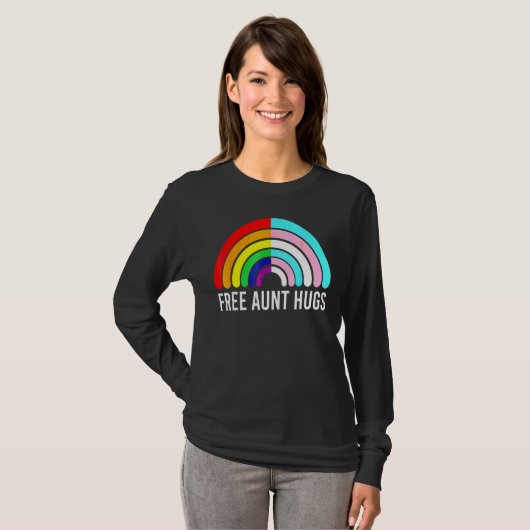 Gratis Tante Hugs Rainbow Transgender Vlag LGBTQ G T-shirt (Voorkant volledig)