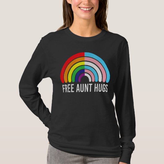 Gratis Tante Hugs Rainbow Transgender Vlag LGBTQ G T-shirt (Voorkant)