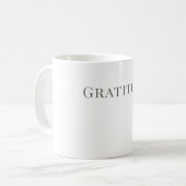 Gratitude Mok – Minimalistisch typografie ontwerp (Voorkant links)