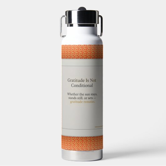 Gratitude Remains Gratitude Beyond the Clock Waterfles (Voorkant)