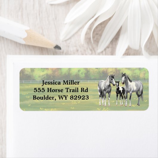 Grauwe dappel verfpaarden in zomerdeeg etiket (Insitu)