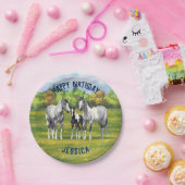 Grauwe dappel verfpaarden in zomerdeeg papieren bordje (Feest)