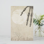 Graveyard Full Moon and Skeleton Hand Briefpapier (Staand voorkant)
