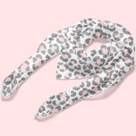 Gray and Pink Trendy Leopard Pattern Sjaal<br><div class="desc">Rendy en chic klassiek ontwerp van het luipaard.</div>