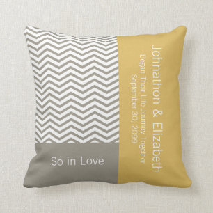 Gray and White Chevron Chic Commemorative Wedding Kussen