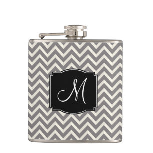 Gray and White Chevron Pattern met Monogram Heupfles
