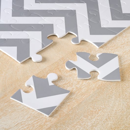Gray and White Chevron Zigzag Pattern Legpuzzel (Zijkant)