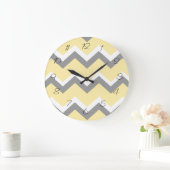 Gray and Yellow Chevron Wall Clock Grote Klok (Huis)
