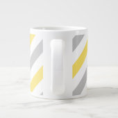 Gray and Yellow Diagonal Stripes Pattern Grote Koffiekop (Achterkant)