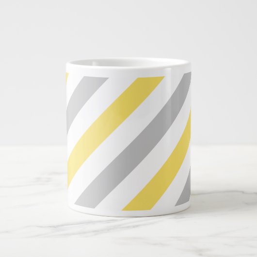 Gray and Yellow Diagonal Stripes Pattern Grote Koffiekop (Voorkant)