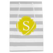 Gray and Yellow Stripes Pattern and Monogram Medium Cadeauzakje (Voorkant)