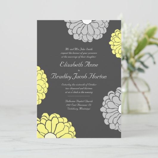 Gray and Yellow Zinnia Flower Wedding Invitation Kaart (Staand voorkant)