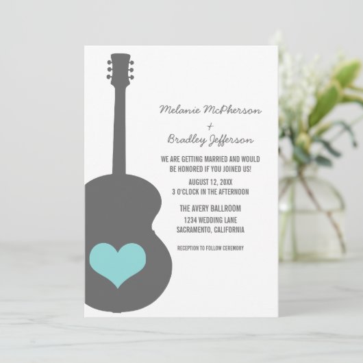 Gray/Aqua Guitar Heart Wedding Invite Kaart (Staand voorkant)