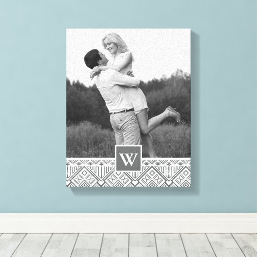 Gray Aztec Pattern | Foto met monogram Canvas Afdruk (Insitu (Houten vloer))