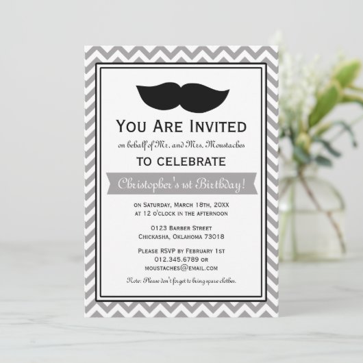 Gray Boy Mustache Chevron Birthday Party Kaart (Staand voorkant)