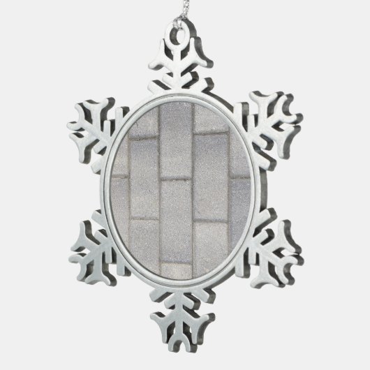 Gray Brick Cement Sidewalk Tin Sneeuwvlok Ornament (Rechts)