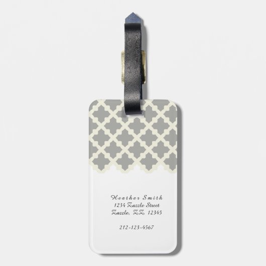 Gray & Buff Modern Moroccan Quatrefoil Monogram Bagagelabel (Achterkant verticaal)