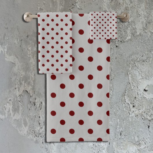 Gray Burgundy Polka Dot Bad Handdoek