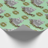 Gray Cat Pattern met Green Ornaments  Cadeaupapier (Hoek)