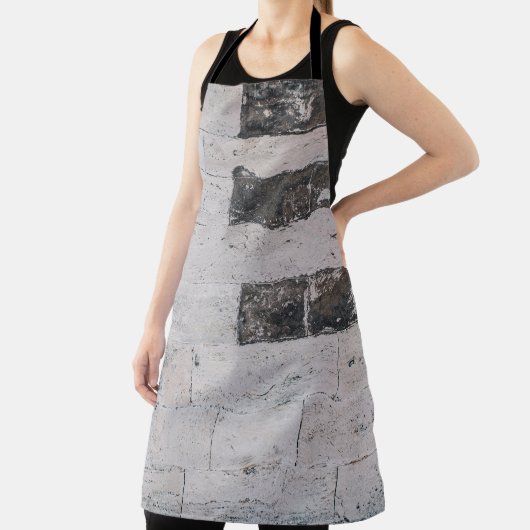 Gray cement wall schort (Insitu)