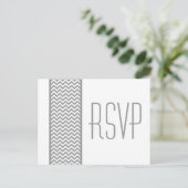 Gray Chevron Border RSVP Briefkaart (Staand voorkant)