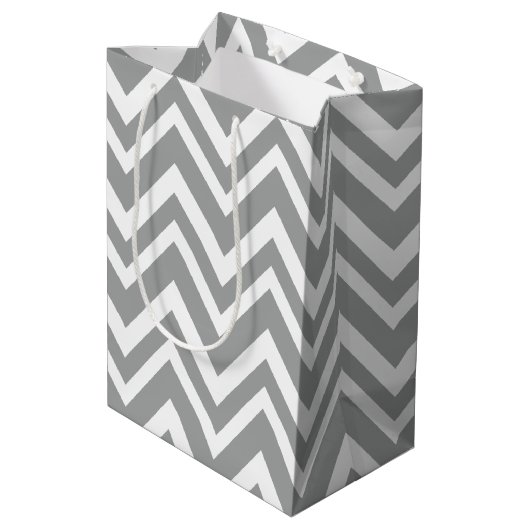 Gray Chevron Gender onthullen Bow Stropdas Team Bo Medium Cadeauzakje (Achterkant Gekanteld)