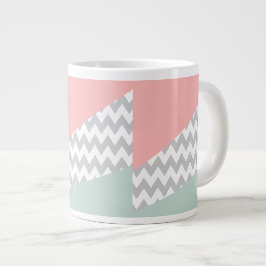 Gray Chevron Mint en Coral Grote Koffiekop (Voorkant rechts)
